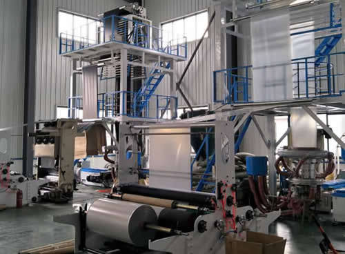 Blow molding process of extrusion film blown machine